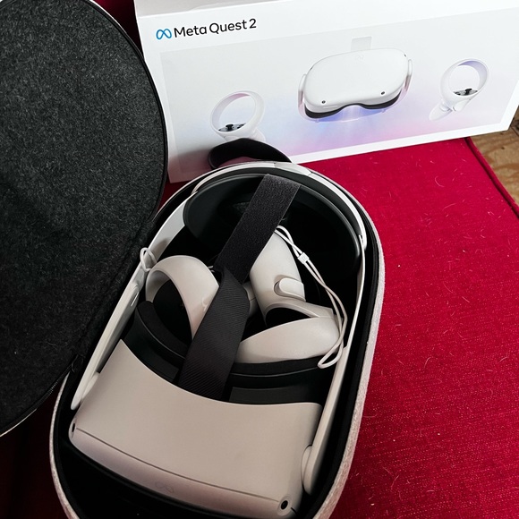 Oculus Quest 2 - 256G - Picture 2 of 2